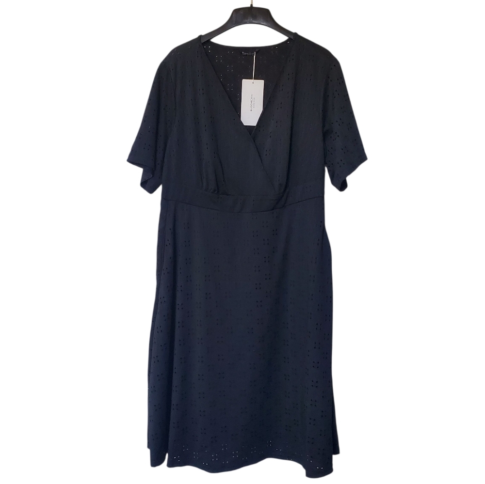 NWT BloomChic Black Midi Dress Size US 14-16